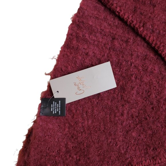 Maroon Scarf. NWT.‎ Size 73 x 21. - Picture 2 of 4